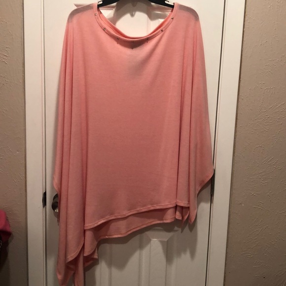 Scandalicious pancho style wrap - Picture 2 of 5